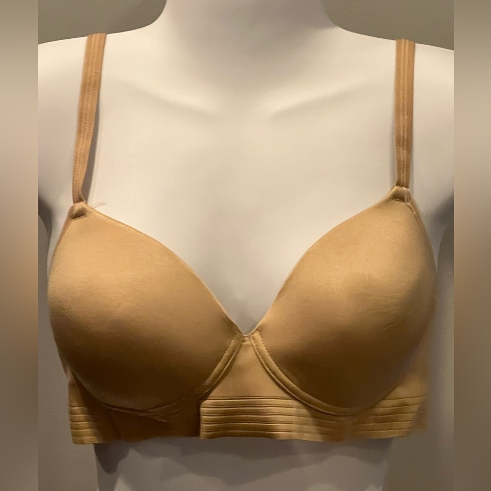 Hanes Seamless Tan Light Padded Non Wire Bra Medium EUC